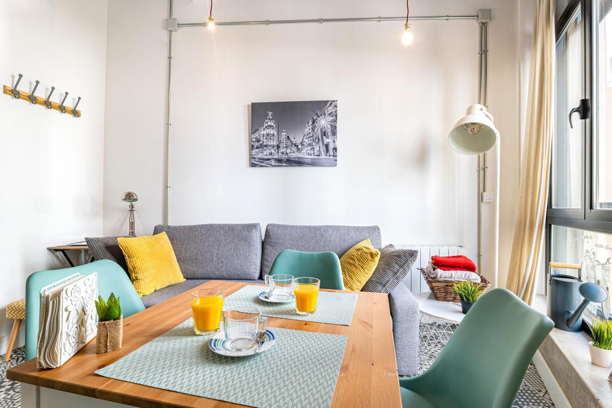 Vintage Apartment Near Puerta Del Sol マドリード エクステリア 写真