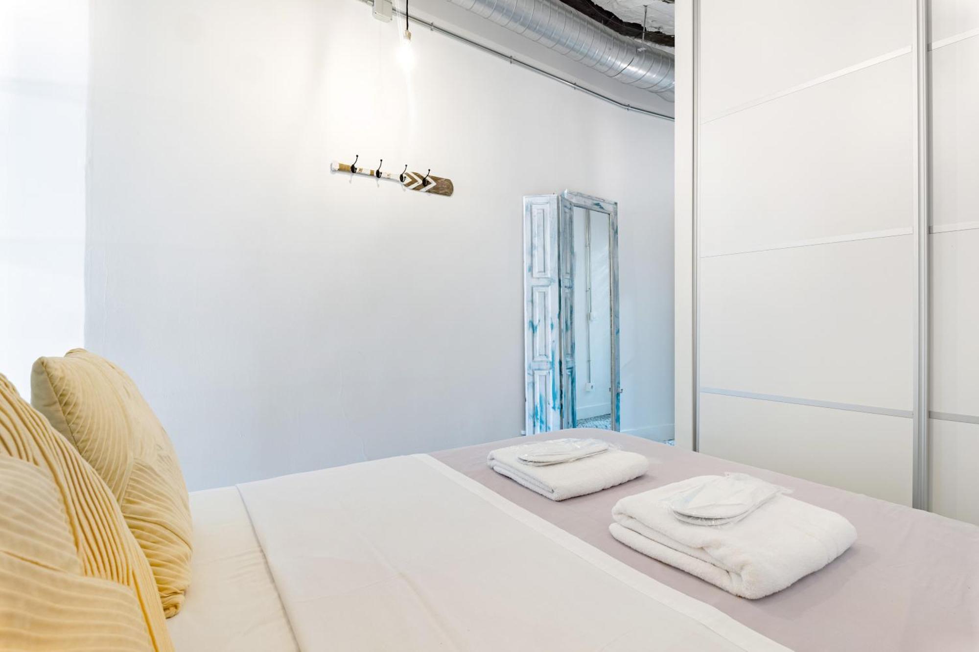 Vintage Apartment Near Puerta Del Sol マドリード エクステリア 写真